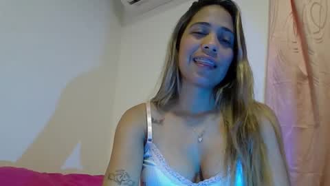 blonde_latina02 online show from December 3, 3:42 am