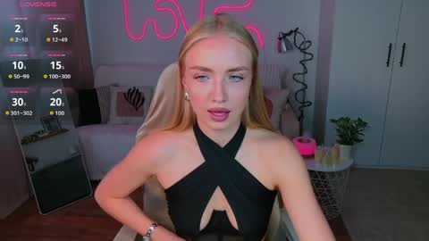 Nessa online show from May 25, 10:36 am