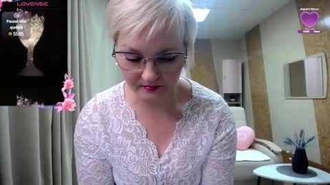 Blonde woman X online show from February 8, 4:46 pm