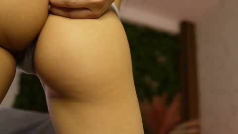 Snapshot of blondie_muller chatting on September 12, 9:33 pm blondie_muller online show from September 12, 9:33 pm
