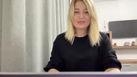 blondie_xoxoxo online show from September 9, 5:51 am