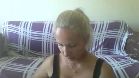 Snapshot of blondiepam23 chatting on October 11, 9:14 am BlondiePam online show from October 11, 9:14 am