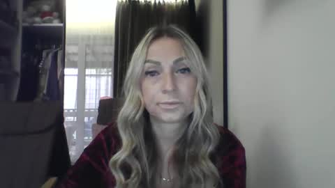 Snapshot of blondkitti chatting on September 30, 9:48 am Iren online show from September 30, 9:48 am