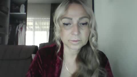 Snapshot of blondkitti chatting on September 15, 1:19 pm Iren online show from September 15, 1:19 pm