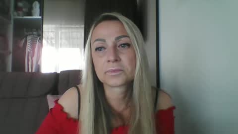 Snapshot of blondkitti chatting on September 22, 8:35 am Iren online show from September 22, 8:35 am