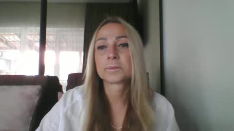Snapshot of blondkitti chatting on September 27, 8:43 am Iren online show from September 27, 8:43 am