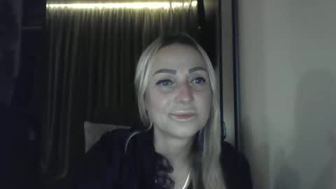 Snapshot of blondkitti chatting on October 17, 7:39 pm Iren online show from October 17, 7:39 pm