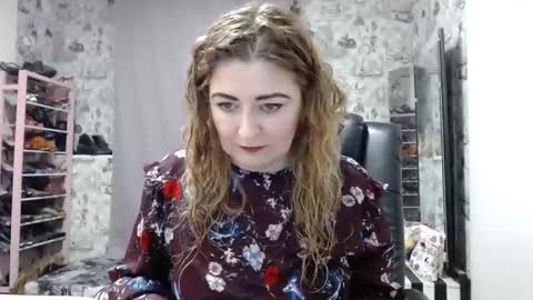 Snapshot of blondmilfs chatting on January 14, 5:30 am BlondMILfs online show from January 14, 5:30 am