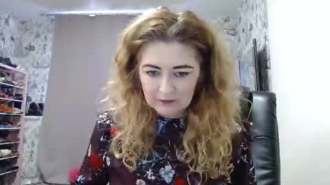 Snapshot of blondmilfs chatting on January 21, 10:30 am BlondMILfs online show from January 21, 10:30 am