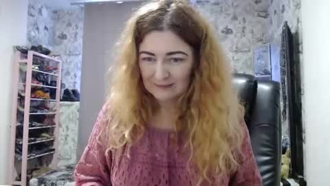 Snapshot of blondmilfs chatting on December 14, 10:13 am BlondMILfs online show from December 14, 10:13 am