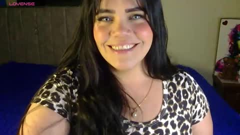 Snapshot of blue_angel33 chatting on October 19, 2:57 am kate online show from October 19, 2:57 am