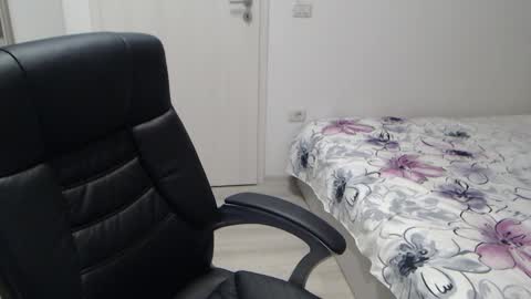 Juliet online show from November 18, 5:25 pm