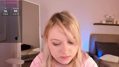 Snapshot of blue_nymph1 chatting on October 6, 10:32 am Alice online show from October 6, 10:32 am