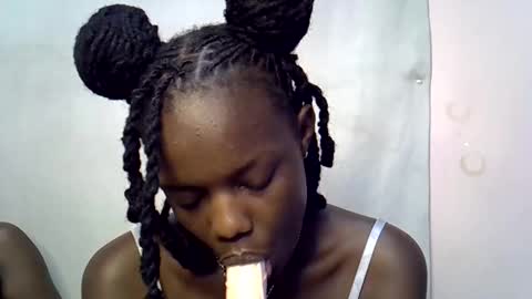 Snapshot of blue_savagee chatting on October 16, 8:00 pm blue_savagee online show from October 16, 8:00 pm