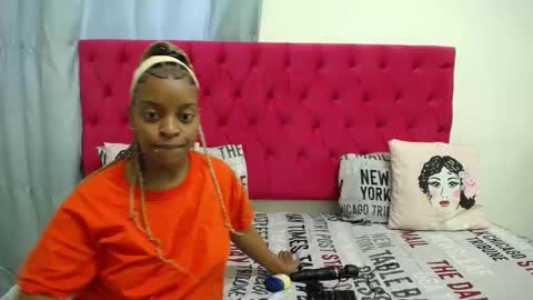 Snapshot of bluedi622952 chatting on January 31, 8:01 am Tee online show from January 31, 8:01 am