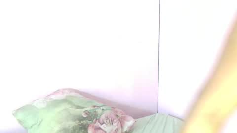 Snapshot of bluedi622952 chatting on September 13, 12:02 pm Tee online show from September 13, 12:02 pm
