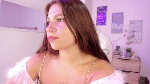Snapshot of bluee_hazell chatting on February 14, 11:53 am online show from February 14, 11:53 am