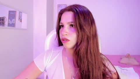 Snapshot of bluee_hazell chatting on January 26, 3:48 am online show from January 26, 3:48 am