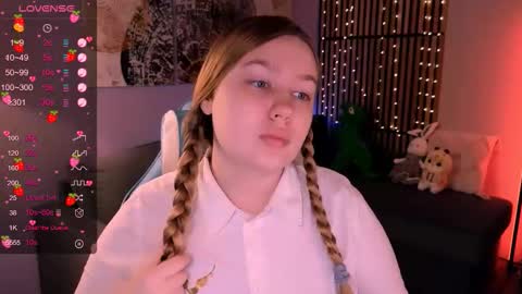 Ellie3 online show from September 21, 8:18 pm