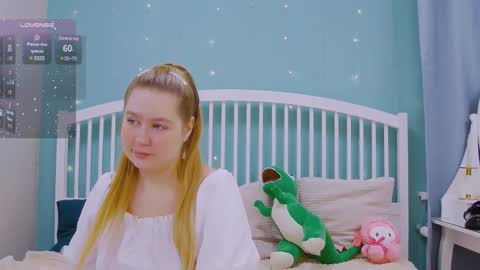 Ellie3 online show from March 2, 11:30 am