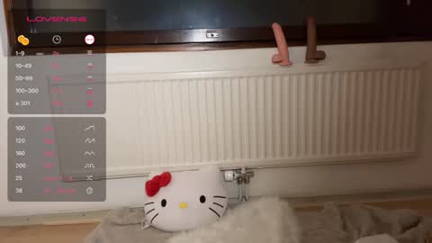 Delle online show from November 12, 5:33 pm