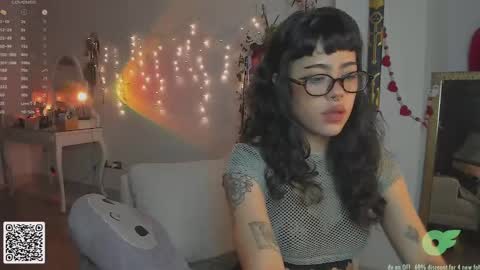 Snapshot of blushing_nymph chatting on February 24, 2:06 am Im Nym Justa nymph on twitter and IG online show from February 24, 2:06 am