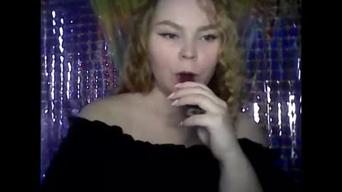 Snapshot of blushing_star chatting on March 5, 7:49 am blushing_star online show from March 5, 7:49 am
