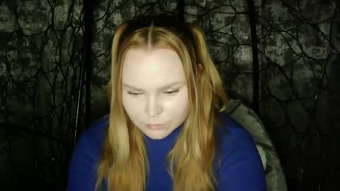 Snapshot of blushing_star chatting on October 6, 5:51 pm blushing_star online show from October 6, 5:51 pm