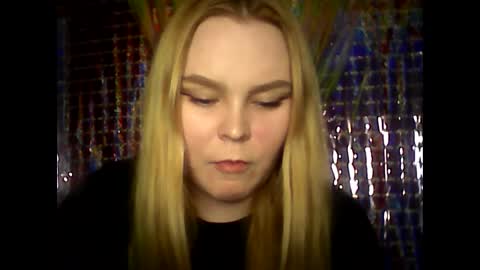 Snapshot of blushing_star chatting on February 16, 6:21 pm blushing_star online show from February 16, 6:21 pm