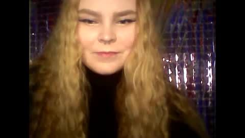 Snapshot of blushing_star chatting on February 21, 8:28 am blushing_star online show from February 21, 8:28 am