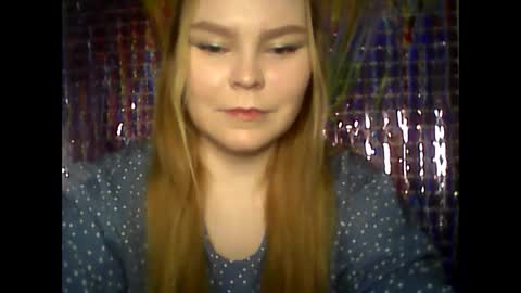 Snapshot of blushing_star chatting on February 17, 8:09 am blushing_star online show from February 17, 8:09 am