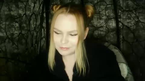 Snapshot of blushing_star chatting on October 4, 4:55 pm blushing_star online show from October 4, 4:55 pm