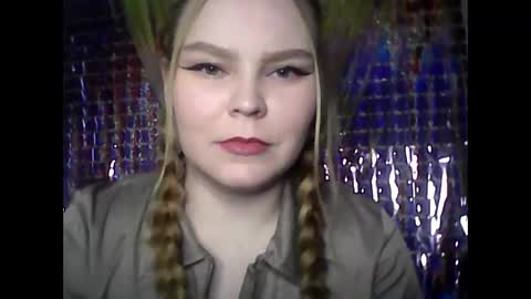 Snapshot of blushing_star chatting on February 18, 8:27 am blushing_star online show from February 18, 8:27 am