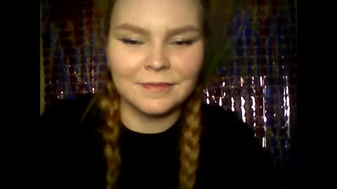 Snapshot of blushing_star chatting on February 15, 4:45 pm blushing_star online show from February 15, 4:45 pm