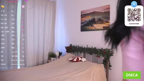 Akemi online show from March 26, 5:09 am