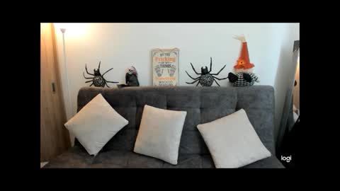 Snapshot of bombom18_ chatting on October 14, 2:30 pm Bombom online show from October 14, 2:30 pm