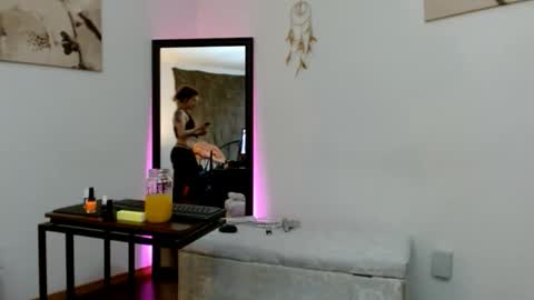 BombshellBaeby online show from November 22, 5:43 am