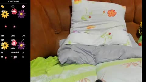 Nell online show from April 4, 3:22 pm