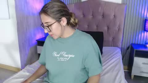 bonnali_lune online show from March 14, 4:35 am