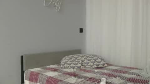 bonne_chance online show from October 9, 5:50 pm