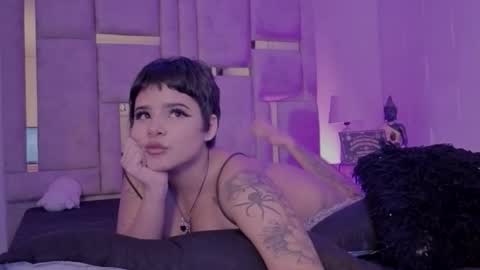 Bonnie Anderson  online show from June 5, 12:26 am