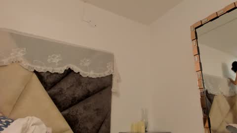 Snapshot of bonniecute_ chatting on September 14, 12:19 am online show from September 14, 12:19 am