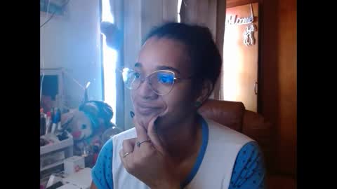 Snapshot of bonvivantb chatting on February 6, 1:10 pm Queen Bon Vivantt online show from February 6, 1:10 pm
