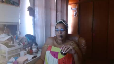 Snapshot of bonvivantb chatting on January 21, 5:09 pm Queen Bon Vivantt online show from January 21, 5:09 pm