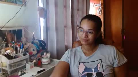 Snapshot of bonvivantb chatting on February 7, 1:53 pm Queen Bon Vivantt online show from February 7, 1:53 pm