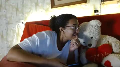 Snapshot of bonvivantb chatting on February 15, 3:42 am Queen Bon Vivantt online show from February 15, 3:42 am