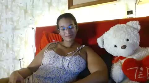 Snapshot of bonvivantb chatting on February 16, 10:54 pm Queen Bon Vivantt online show from February 16, 10:54 pm