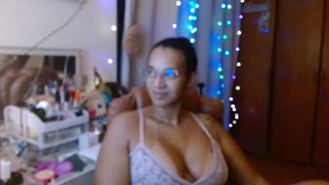 Snapshot of bonvivantb chatting on February 23, 5:39 am Queen Bon Vivantt online show from February 23, 5:39 am
