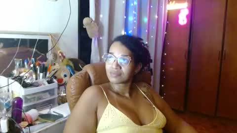 Snapshot of bonvivantb chatting on March 6, 12:00 am Queen Bon Vivantt online show from March 6, 12:00 am