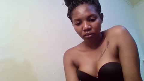 bootie_caramel online show from October 21, 9:24 am